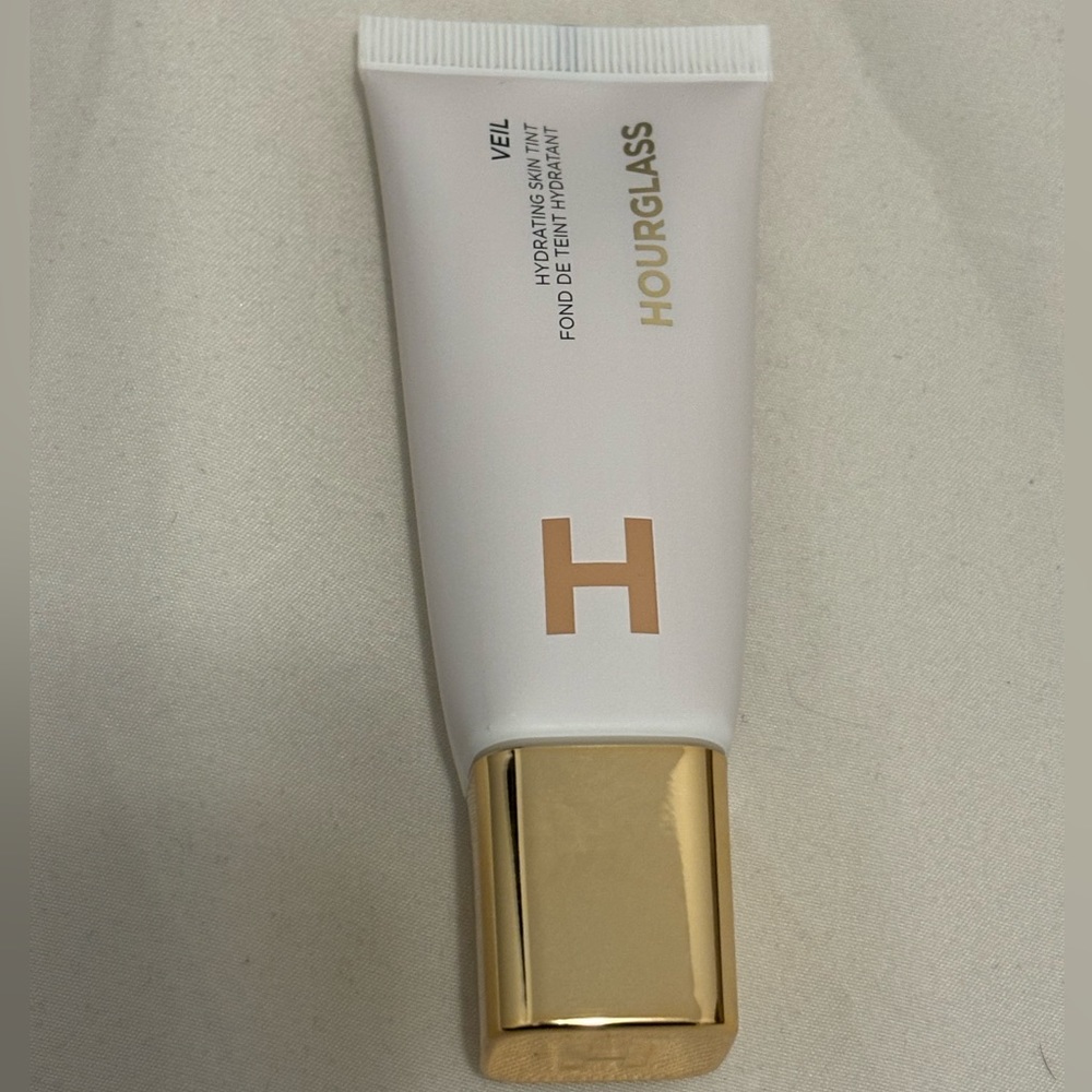 Hourglass Veil Hydrating Skin Tint Foundation